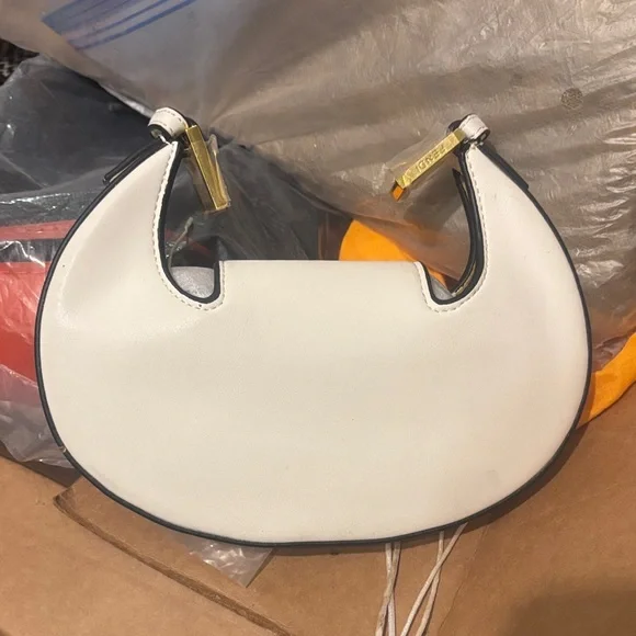 Fendi Mini Bag in White and gold - Picture 6 of 7